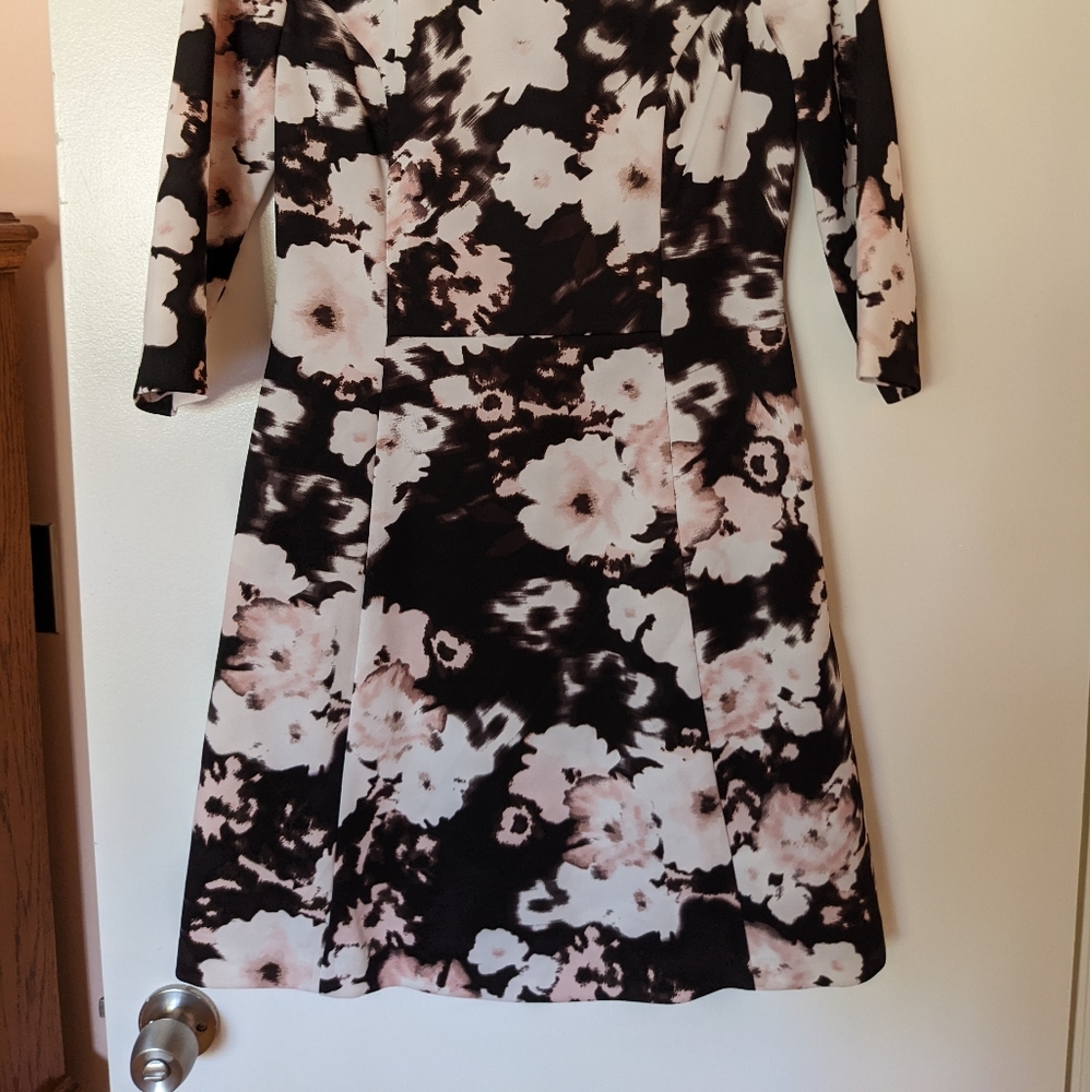 Dress - Picture 2 of 4
